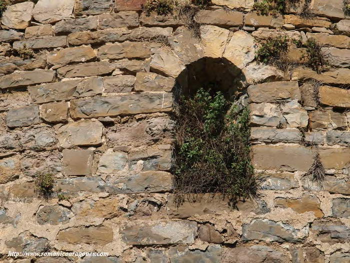 DETALLE DEL VANO QEU CENTRA EL ÁBSIDE